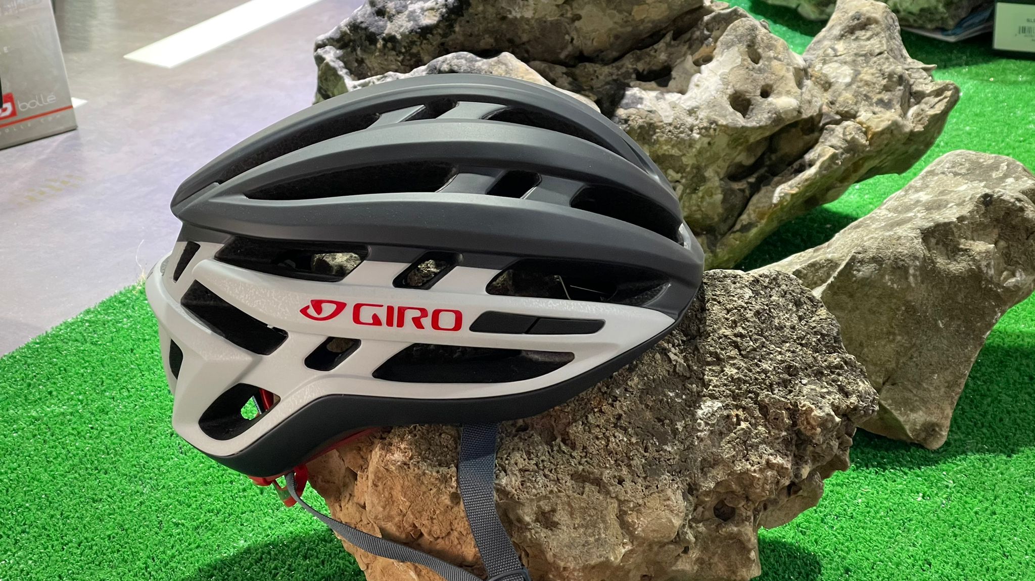 Casco GIRO AGILIS MIPS Bianco/Nero/Rosso - Gasparre Biciclette